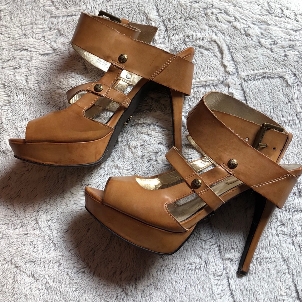 Vera Wang heels
